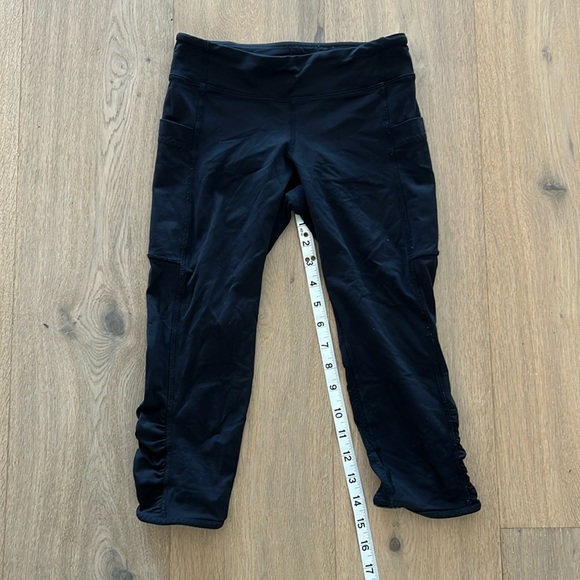 Ivivva running crops - size 10 - Picture 1 of 6